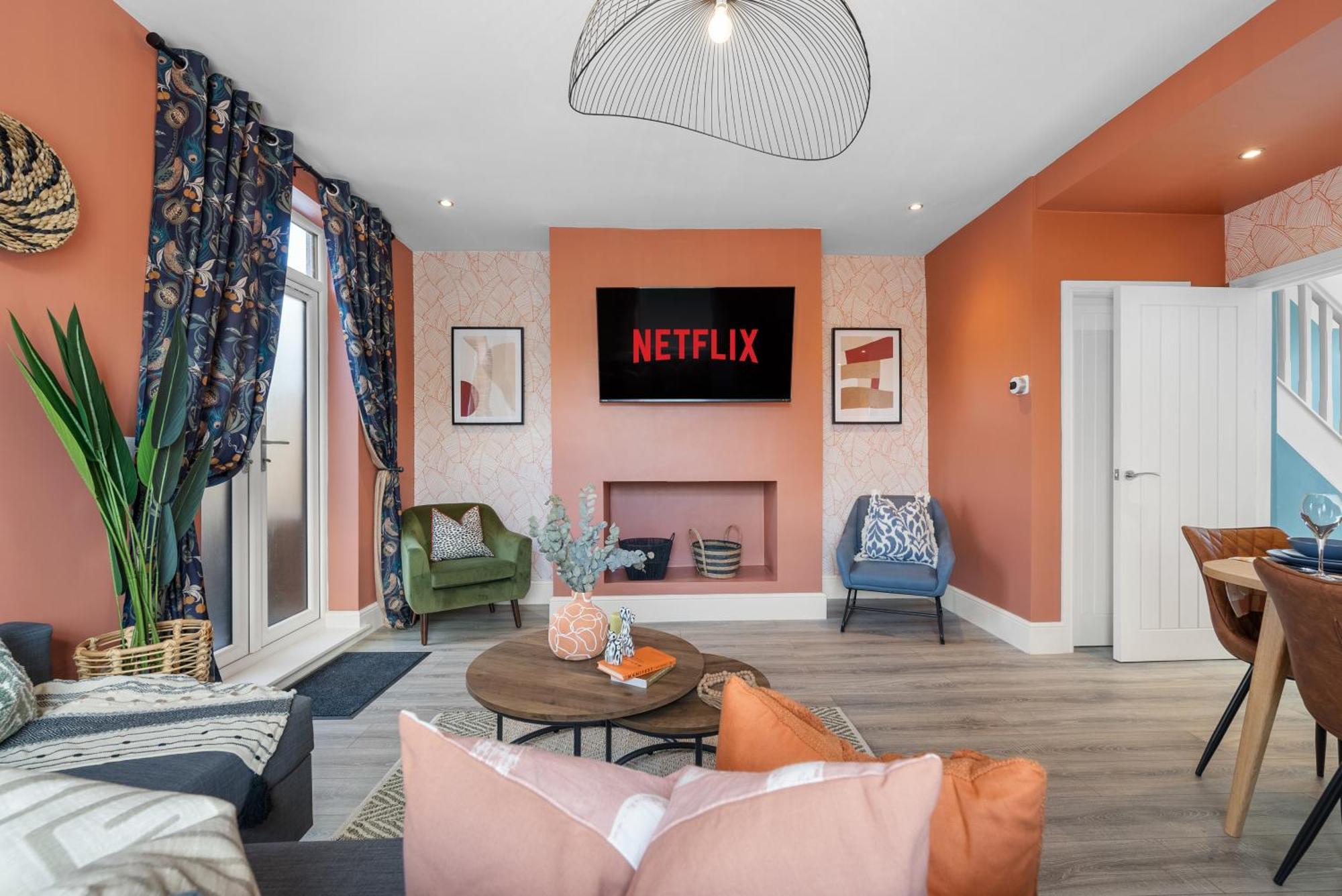 4-Bedroom Stunning Luxe, Spacious & Stylish Design House Bolton, Sleeps 11, With Parking Central Bolton, Links To Manchester, Pet-Friendly, Best For Groups! Work Contractors And Summer Special Offer! - By Blue Puffin Stays Farnworth Exterior photo